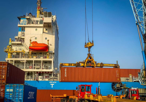 Real Logistics làm hàng tại cảng Hải Phòng