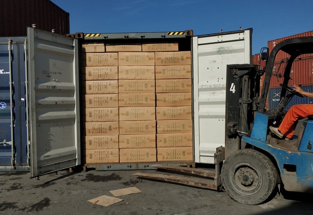 Hàng hóa vận chuyển nguyên Container